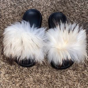 Fuzzy slides / Real fox fur Slides